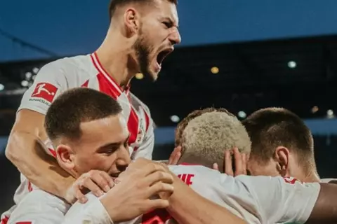 كولن يهزم فولفسبورج ويبتعد مؤقتًا عن صراع الهبوط في الدوري الألماني